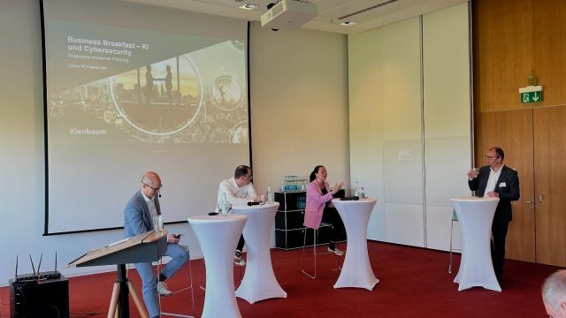 Breakfast and talking about AI? What a great combination! Thank you @kienbaumcareers for this event and @carstenpriebs, David Lübeck, Christine Bölsche, Lukas Fastenroth and Lothar Engelke for their insights!